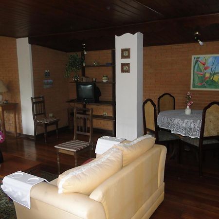 Casa Em Condominio Privado Campos do Jordão Екстериор снимка